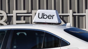 Golpe directo a los conductores de Uber: presentarán los primeros taxis operados por IA, ¿cuándo se podrá acceder a ellos?