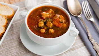 El caldo de oro que tiene todas vitamínas para vivir saludable: es un potente antioxidante y protege el corazón