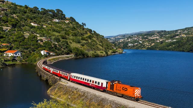 Escapadas: es uno de los mejores viajes en tren del mundo, sale de Portugal y cuesta menos de 15 euros