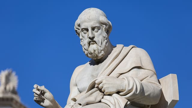 Sócrates, filósofo: “El amigo debe ser como el dinero; antes de necesitarlo, es necesario saber su valor”