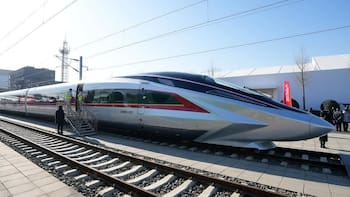 Ya funciona el tren bala más veloz del mundo: supera a los japoneses y es el gran orgullo del país