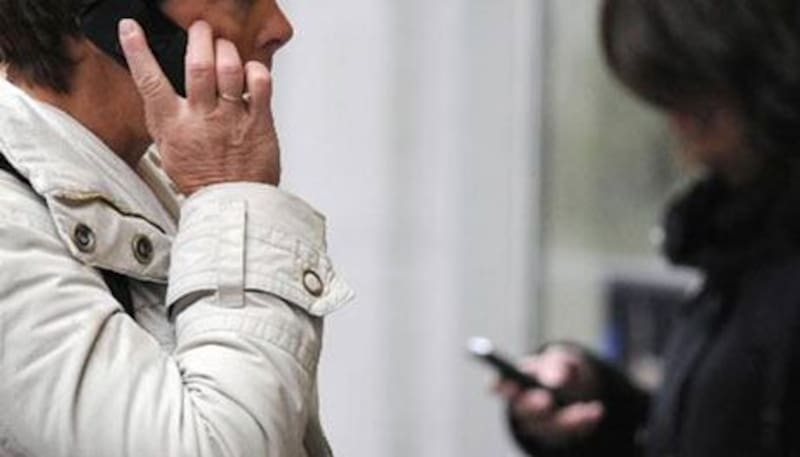 El fenómeno del SIM swapping, cada vez más frecuente en el ámbito del fraude digital, expone cómo la pérdida de control de una línea telefónica puede derivar en el acceso no autorizado a cuentas bancarias. Fuente: Shutterstock.