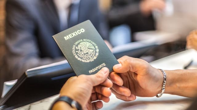 El pasaporte mexicano reduce influencia y 4 nuevos países exigirán visa en 2026: descubre a dónde ya no podrás viajar sin trámites