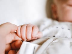 Cambios en el Registro Civil | Madres ahora podrán elegir el apellido de sus hijos tras nueva decisión legal