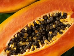 Mezclar papaya con jengibre y hojas de menta: para qué sugieren realizarlo y por qué es útil