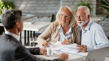 Convocan a cada uno de los pensionados para obtener la credencial permanente y percibir más de 6,000 pesos de por vida