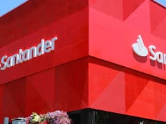 Santander México acelera su ganancia en 2025 por boom de crédito automotriz en el país