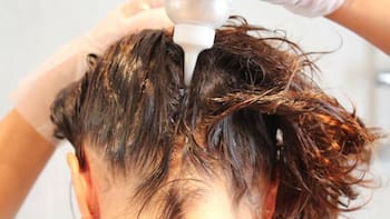 Adiós a las canas para siempre | El tinte casero que restaura el color y elimina imperfecciones: cómo usarlo