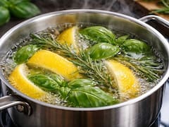 Calentar cáscara de limón, albahaca y romero: por qué lo recomiendan y para qué sirve