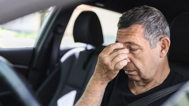 El DMV cambia la renovación de la licencia de conducir para personas mayores: deberán cumplir un nuevo requisito