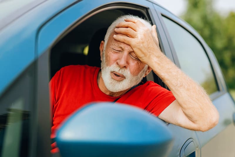 Muchos estados, como Virginia, no permiten a los mayores de 75 años a renovar su licencia de conducir de forma virtual. Fuente: Archivo.