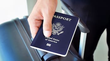 Es oficial: Estados Unidos exige que devuelvan sus pasaportes todas las personas que tengan estos ejemplares