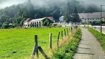 Se encuentra a 1 hora de Pamplona y es uno de los destinos más fascinantes para disfrutar del invierno en España
