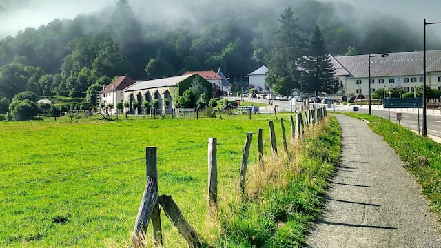 Se encuentra a 1 hora de Pamplona y es uno de los destinos más fascinantes para disfrutar del invierno en España