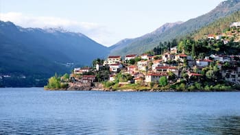 La localidad de Portugal que se encuentra en la frontera con España y es perfecto para visitar el fin de semana: cuenta con un castillo con vistas al río