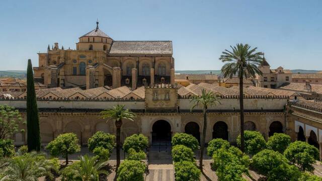 No es la Catedral de la Sagrada Familia ni La Alhambra: este es el edificio que más eligen los viajeros internacionales que visitan España