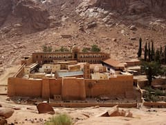 Es la biblioteca más vieja del mundo, se encuentra en el medio de las pirámides del Antiguo Egipto y posee los mejores libros
