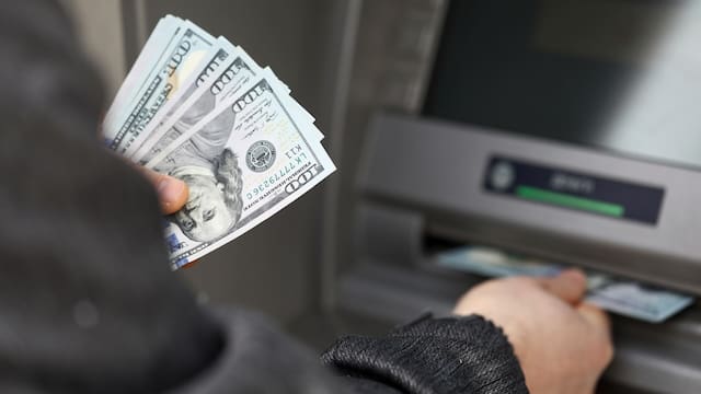 Peso colombiano: a cuánto cerró la cotización este viernes 15 de mayo