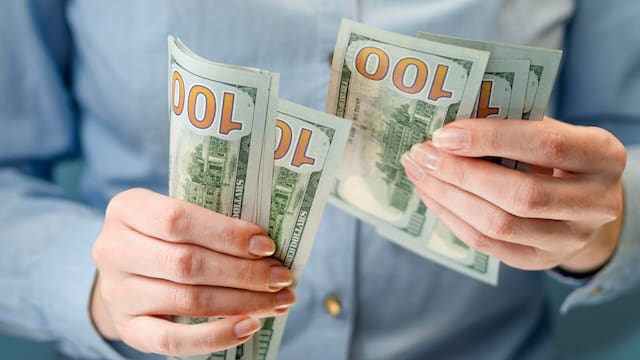 Dólar oficial: cómo cerró su cotización HOY lunes 18 de mayo