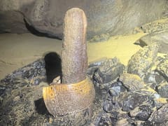 Hallan brazaletes con símbolos de rituales vinculados al inframundo en una misteriosa cueva en Guerrero