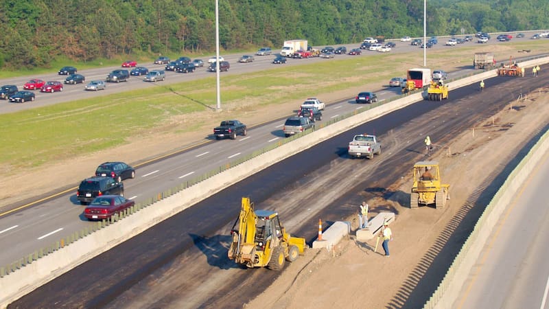 Construyen un moderno metrobús