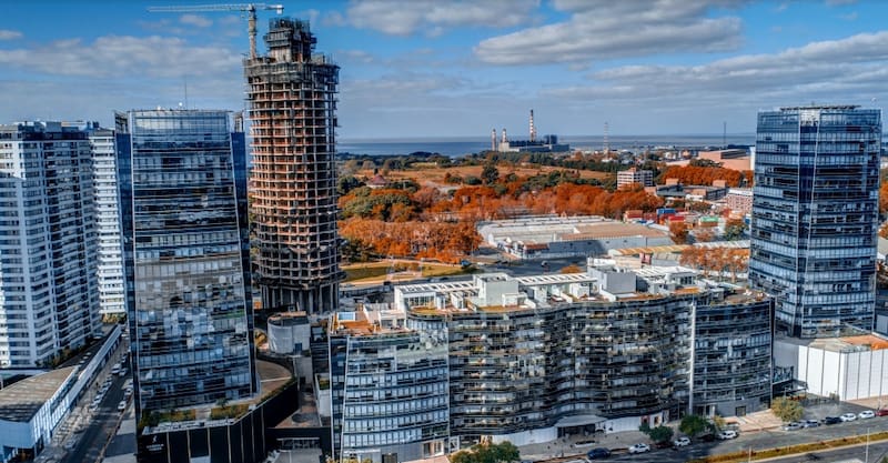 Inauguran una de las torres más altas de Buenos Aires: tiene una arquitectura desafiante y es de los edificios más hermosos