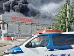 Incendio en la fábrica más importante de Honda: desalojan a 150 trabajadores, el edificio no soportó y se derrumbó una nave
