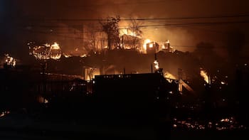Uruguay enviará bomberos voluntarios a Chile, tras los incendios desatados al sur del país