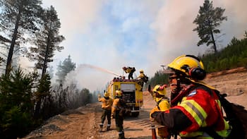Milei firmó el DNU para declarar la emergencia ígnea en cuatro provincias afectadas