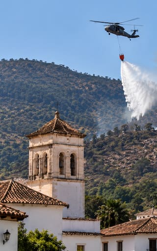 Incendio en Villa de Leyva habría sido provocado: más de 250 personas trabajan para controlar la emergencia