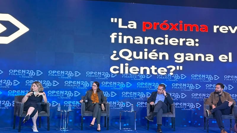 Debate sobre inclusión en el foro Open Finance 2026.