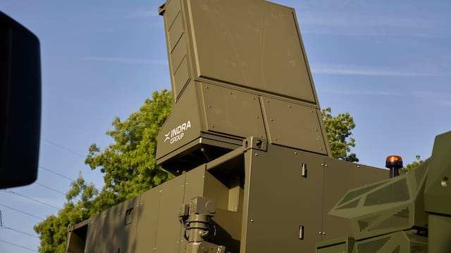 Indra fortalece su perfil industrial con el acercamiento a Rheinmetall y MAN