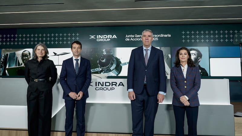 Indra apunta al espacio tras aprobar la compra de Hispasat.