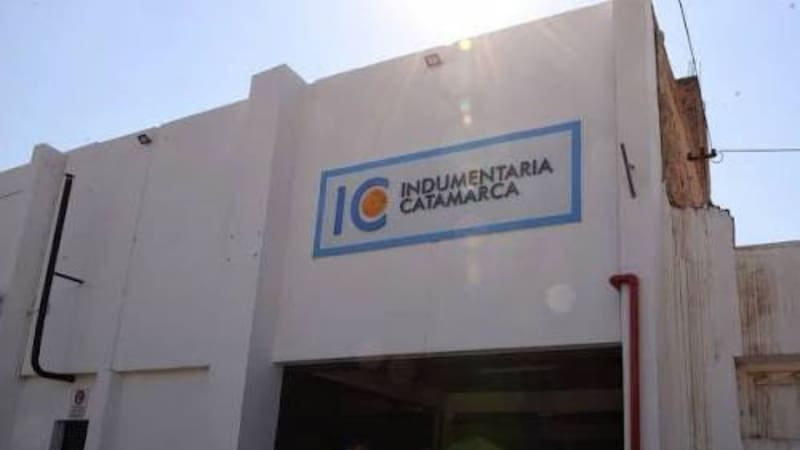 La empresa Indumentaria Catamarca S.A. cerrará definitivamente su fábrica a fines de agosto.