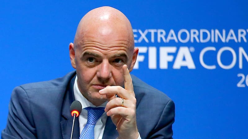 Gianni Infantino ya comenzó a hablar de candidatos y sorprendió al señalar a España como uno de los principales favoritos al título. Fuente: Archivo.