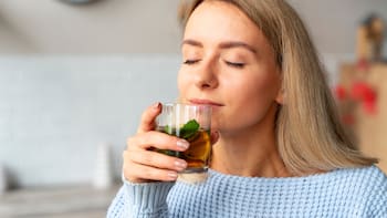 El mejor té para tomar por la noche, terminar con el insomnio y dormir como un bebé