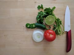 ¿Salsa roja o verde? El ingrediente básico que ya es un lujo en México por la inflación