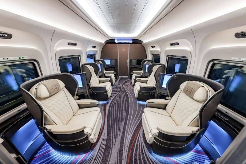 El tren bala récord del mundo viaja a 450 kilómetros por hora.