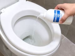 Tirar agua oxigenada dentro del inodoro: por qué lo recomiendan y para qué sirve