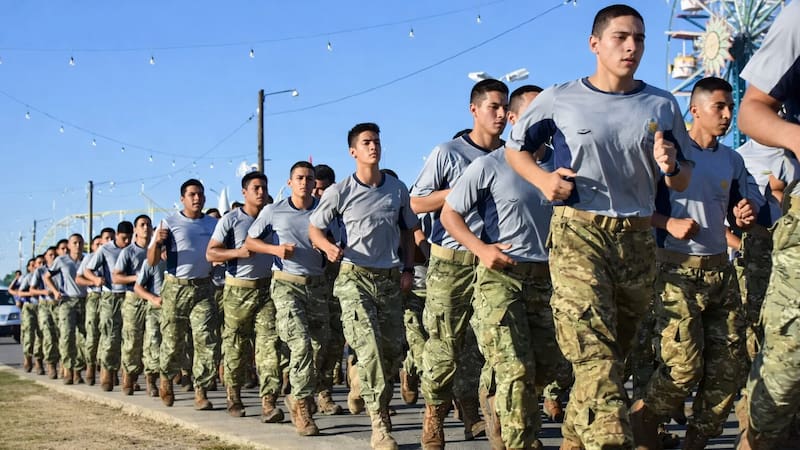 Inscripción militar 2026: multarán a los menores de 18 años que no se registren en las fuerzas armadas