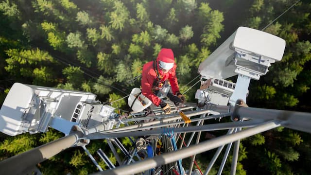 Empresa de torres de Slim busca levantar 3,000 mdp en oferta privada