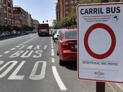 Instalaron una nueva cámara de tráfico en el sur del país que multa por invadir el carril bus: los montos de la infracción