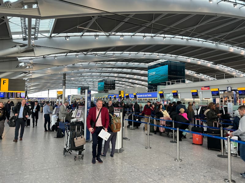 El plan incluye una nueva terminal y mejoras estructurales que cambiarán la experiencia de viaje en Heathrow.