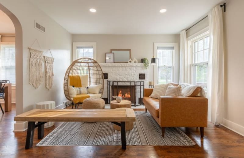 El Ayuntamiento de Barcelona eliminará esta modalidad de alojamiento para recuperar viviendas como residencias habituales.