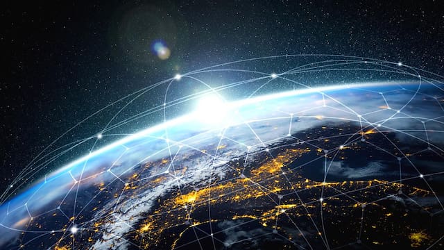 Ya no más Starlink | El dueño de Amazon lanzó su propio internet satelital y le compite a Elon Musk y Carlos Slim