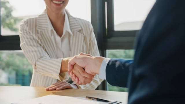 Invertí con ventaja: descubrí cómo potenciar tus ahorros mediante ayuda y encuentros exclusivos con expertos