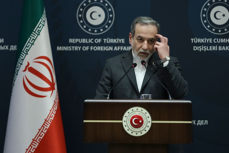 El lunes, el canciller iraní Abbas Araqchi visitó Moscú, donde se reunió con Vladimir Putin.