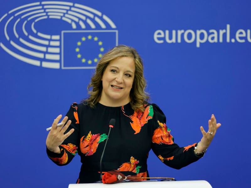 Iratxe García, presidenta del grupo socialdemócrata en el Parlamento Europeo, trasladó su apoyo y confianza a Zapatero y remarcó su derecho a defenderse.