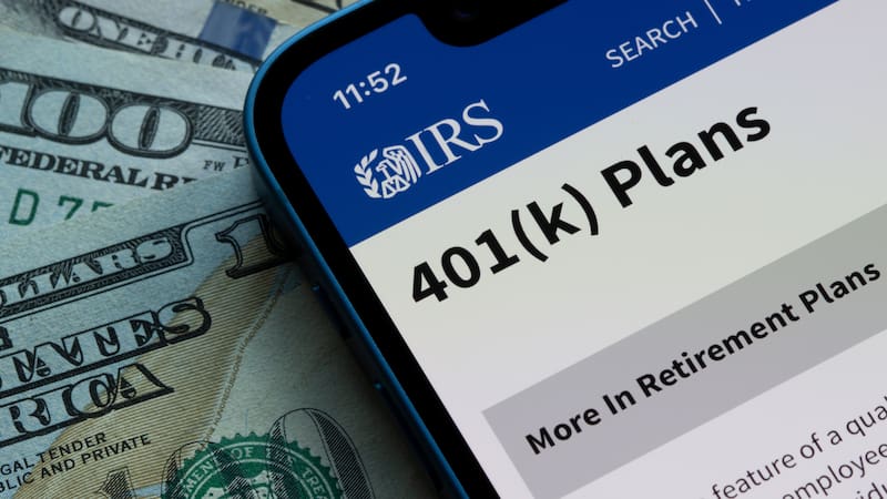 Private 401(k) retirement plans on the official IRS website.