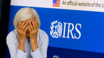 Caos fiscal: IRS embarga uno por uno los beneficios del Seguro Social de todas las personas que no contestaron este aviso a tiempo